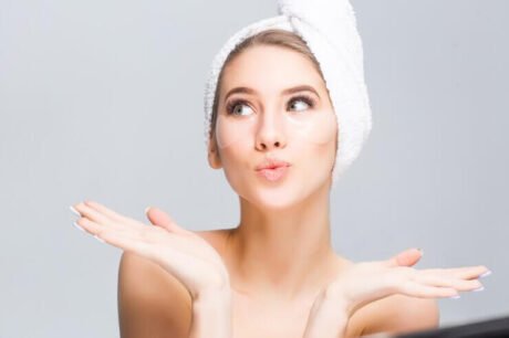 Important compounds for cleansing oily skin